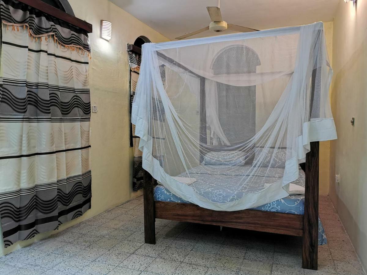 Crown Hotel Zanzibar Zewnętrze zdjęcie